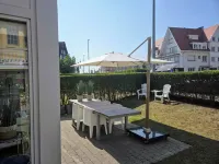 Modern duplex apartment, ground floor with garden within walking distance of the sea