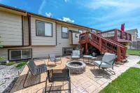Beautiful 4 Bedroom 3 bath home in nice Eastside neighborhood and LOTS of extras - balcony