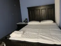 Polly dreams Vacation home, Aviary old Harbor Hotels in Old Harbour