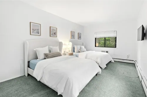 Charming 3-bedroom with WiFi and AC in lovely Southampton