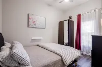 I have been trying to remove this listing, sorry it is not available. فنادق في 