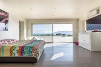 Property with unique view in a quiet area with fitness, hammam and jacuzzi