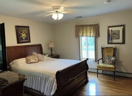 Spacious Vacation 4BR Home Near Southold Beach, Greenport, and Top Wineries