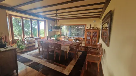 Fantastic house with sea views