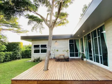 New Chapter House, 3-bedroom with big balcony, 1.5 KM to Pai town