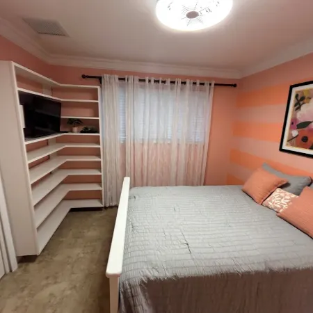 2-bedroom house in Nassau near downtown and the beach with Wi-Fi and AC
