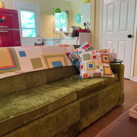 Retro 1-bedroom duplex in quiet Chapel Hill neighborhood