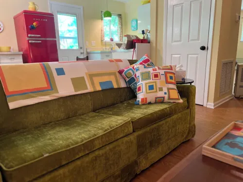 Retro 1-bedroom duplex in quiet Chapel Hill neighborhood