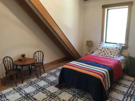 3-bedroom post and beam in serene WT location - updated pics to come and outdoor