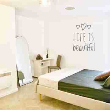 Modern Manchester City Centre Apartment Rooms