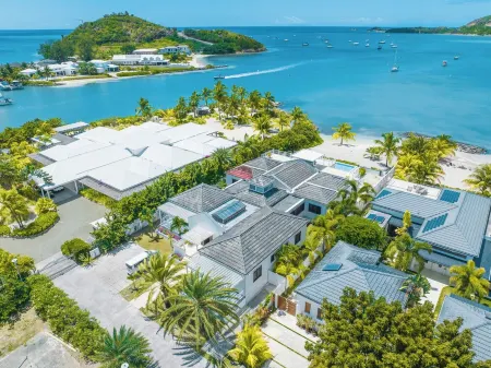 Luxurious Villa Antigua/Hot Tub/Private beach/Pool Отели в г. Дженнигс