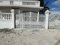 Beautiful Beach home in Churburna Hôtels à : Chuburná