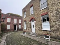Stylish Georgian Townhouse in Rye Citadel