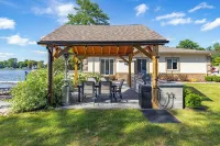 Lakefront Hot Tub, Beach & More! Hotels in White Lake charter Township