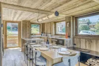 Beautiful new luxury chalet, jacuzzi