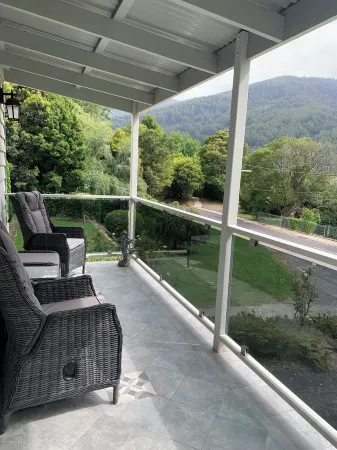 Warburton Ellen Cottage Walk to IGA , River Walk & local Restaurants.