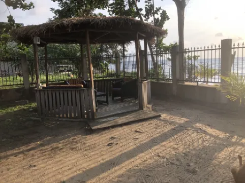 Villa caze pieds dans l'eau kribi