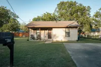 Kafana - Coffee House Hotels in Lockhart