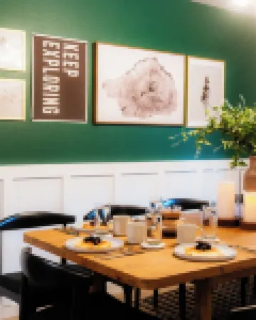 NEW - Downtown Forks, Hot Tub, Fire Pit, EV, Games