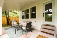 Spacious Haven with Fenced Yard and Comforts - Stunning Retreat