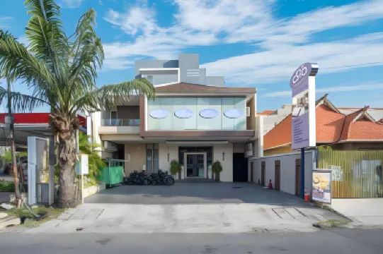 Life Emerald Hotel Surabaya Hotels near Grand City Convention And Exhibition