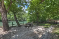 Let's Go Tubing! Awesome House-Next to River!