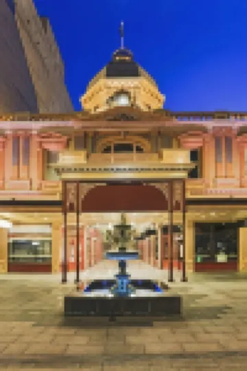 Majestic Old Lion Apartments Hotels in Walkerville