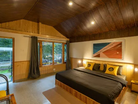 The Hosteller Kasol, Riverside