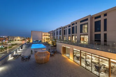 Durrat Jalmouda Hotel Hotels near Al Nakheel Beach