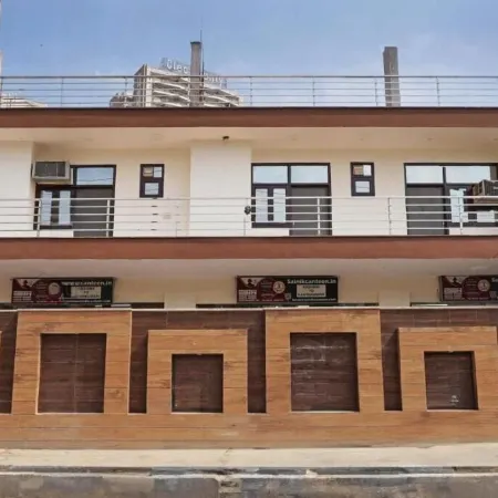 Maayra Inn