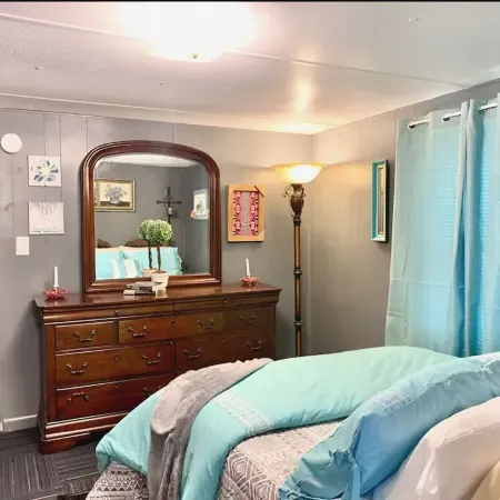 Gene's Retreat, charming lakeside 3 bed 2 bath peaceful home near Ft Gibson Lake