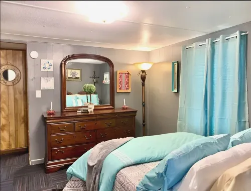 Gene's Retreat, charming lakeside 3 bed 2 bath peaceful home near Ft Gibson Lake