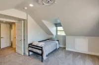 Cozy Interior and Lake View McKinney Ranch Home! - balcony