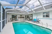 Waterfront Home w/ Dock, Kayaks, Pool + More! - Kitchenette