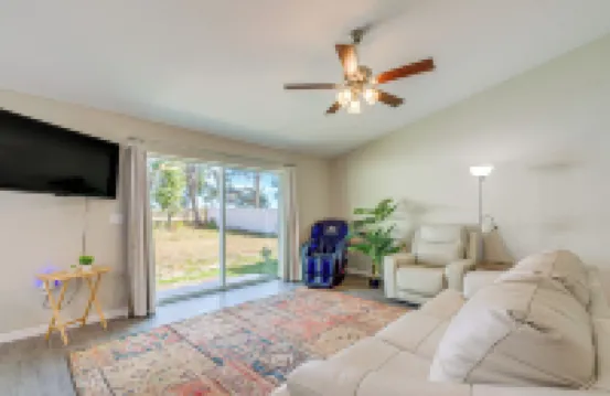 距離Rainbow Springs 2英里：帶熱水浴缸的家！