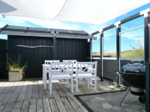 "Aruna" - 200m from the Sea