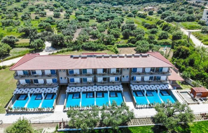 Royal Hotel and Suites