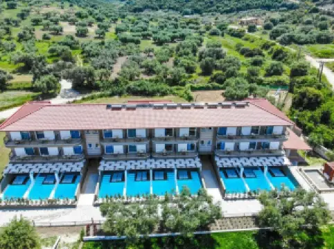 Royal Hotel and Suites