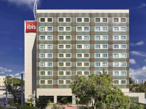 Ibis Taubate