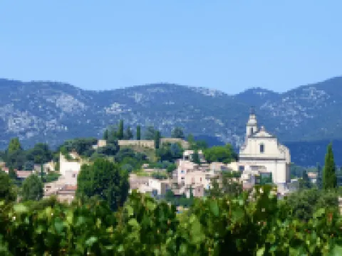 Chalet by Mont Ventoux with Stunning Views
