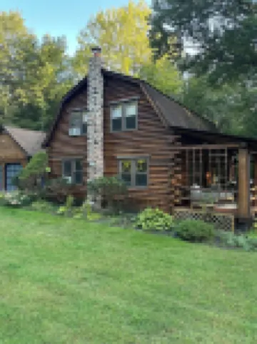 LOG  CABIN IN ZEN FOREST