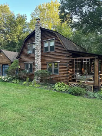 LOG  CABIN IN ZEN FOREST
