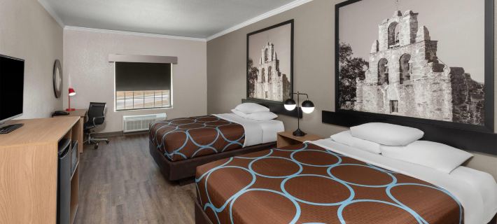 Super 8 by Wyndham San Antonio/Alamodome Area Hotel di County Bexar