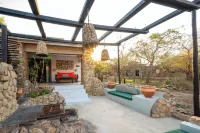 Foxy Crocodile Bush Lodge & Kruger Safari's - No Loadshedding