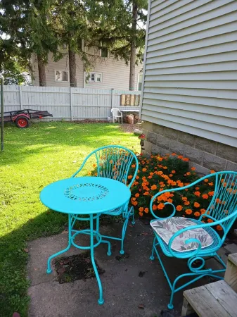 House blocks from the Fox River with access to Lake Winnebago. Easy I41 access.