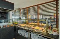 洛卡馬爾專享水療飯店-限成人入住 - 早餐