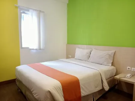 Green Red Hotel Syariah Jombang Отели в г. Peterongan