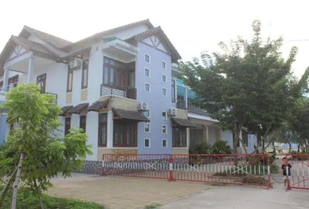 Quang Nam Guest Отели рядом с достопримечательностью «Cửa hàng phụ kiện thời trang BG»