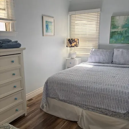 Cozy Beach Apartment in Trendy Belmont Shore!  Sanitized and Clean!