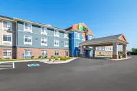 โรงแรม Holiday Inn Express & Suites Council Bluffs - Conv Ctr บาย IHG โรงแรมใน